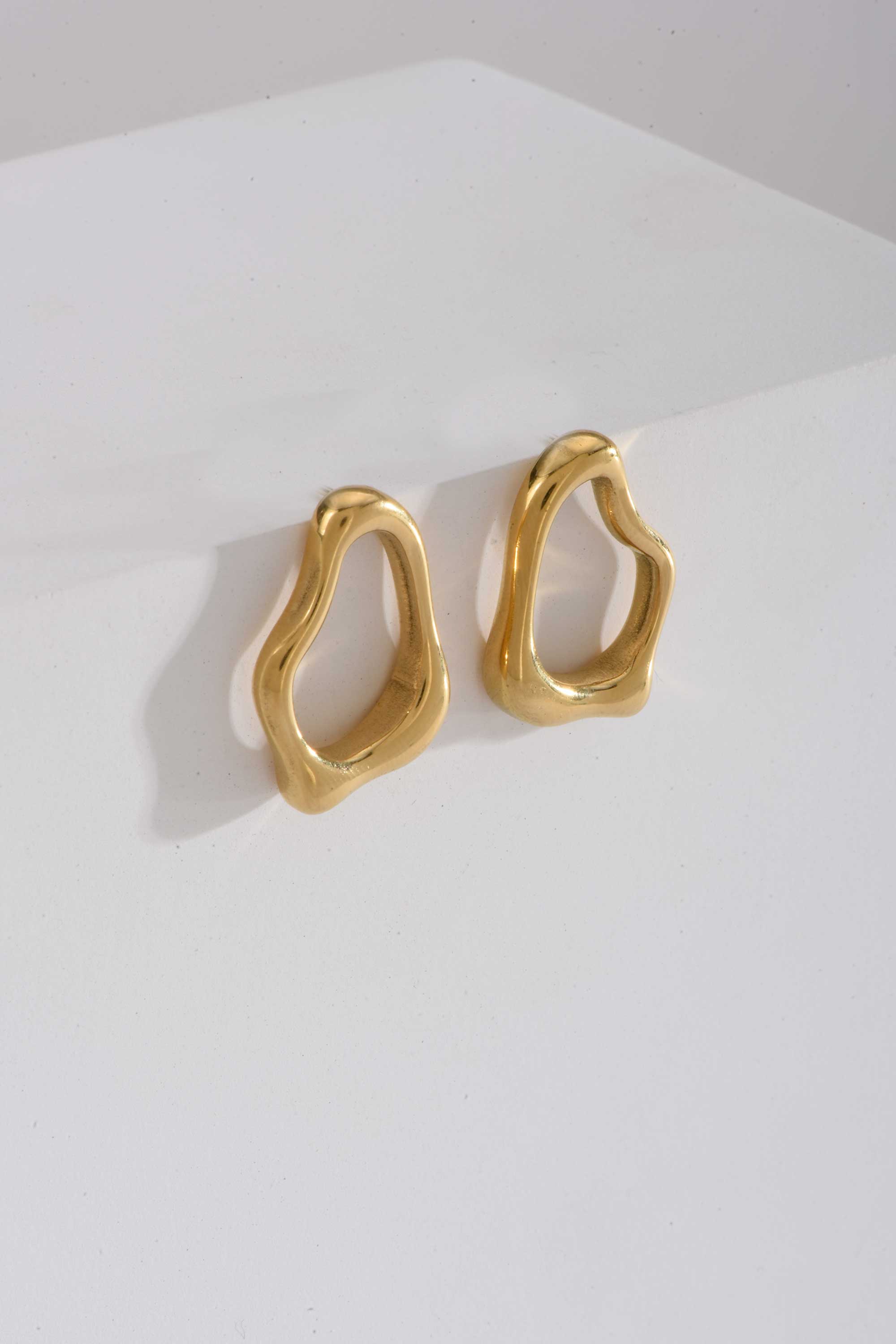 Stainless Steel Earrings | Gold-Plated Abstract Twirl Earrings Earrings CIZARO - Cizaro Jeans