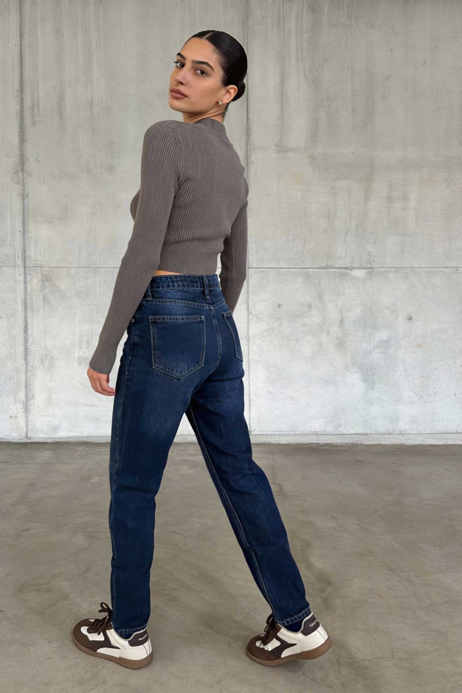 Mom Fit – High-Waist Navy Blue Jeans mom fit CIZARO - Cizaro Jeans