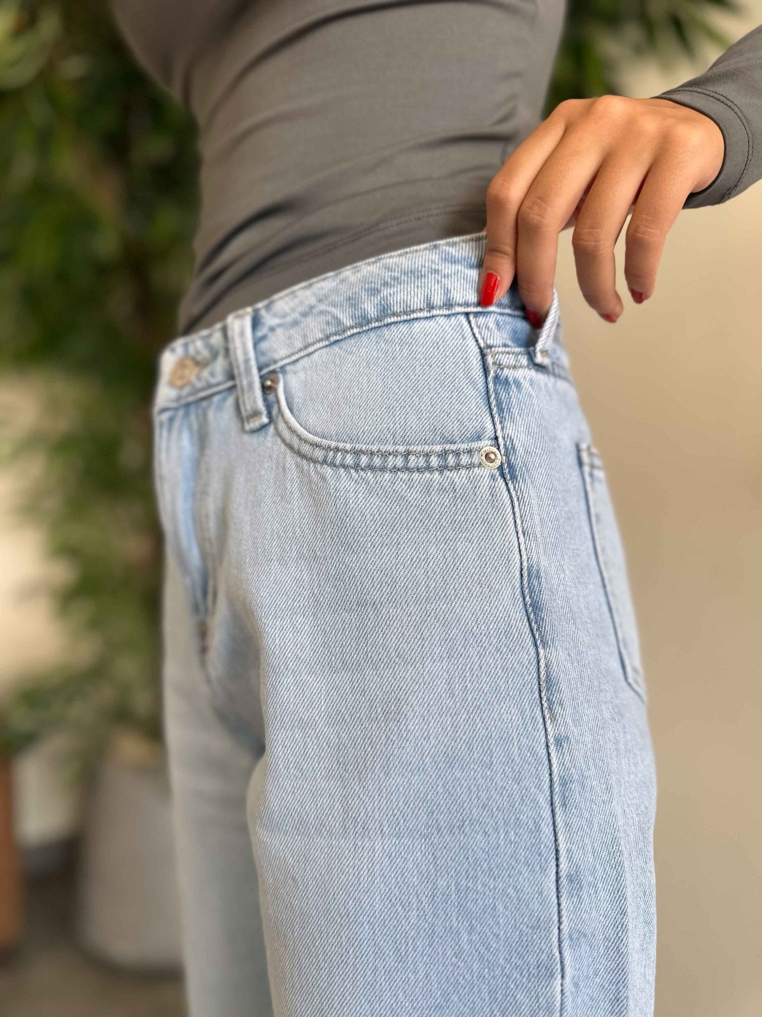 Mom-Fit - Light Iced Wash Jeans. Mom-Fit CIZARO - Cizaro Jeans