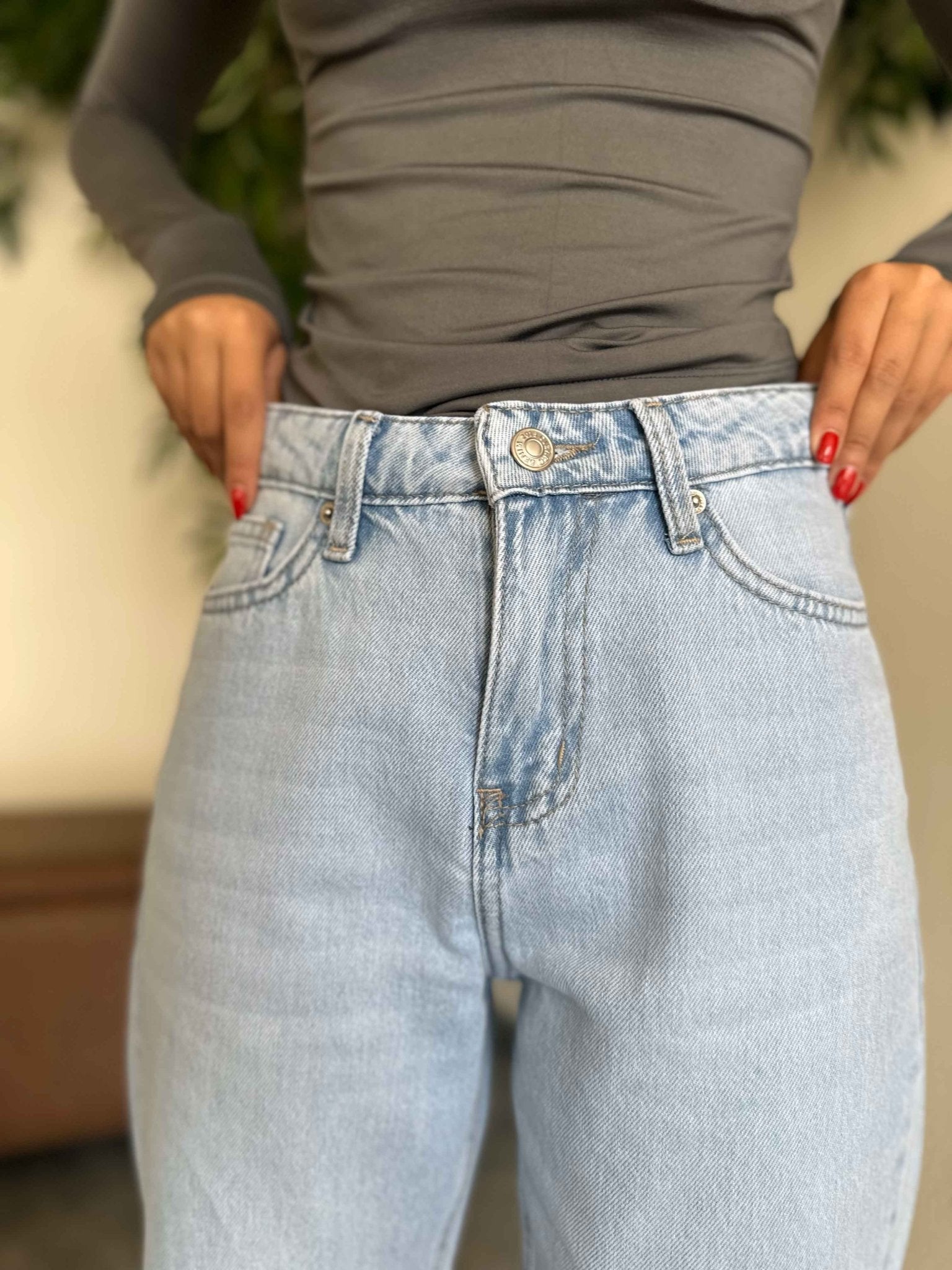 Mom-Fit - Light Iced Wash Jeans. Mom-Fit CIZARO - Cizaro Jeans