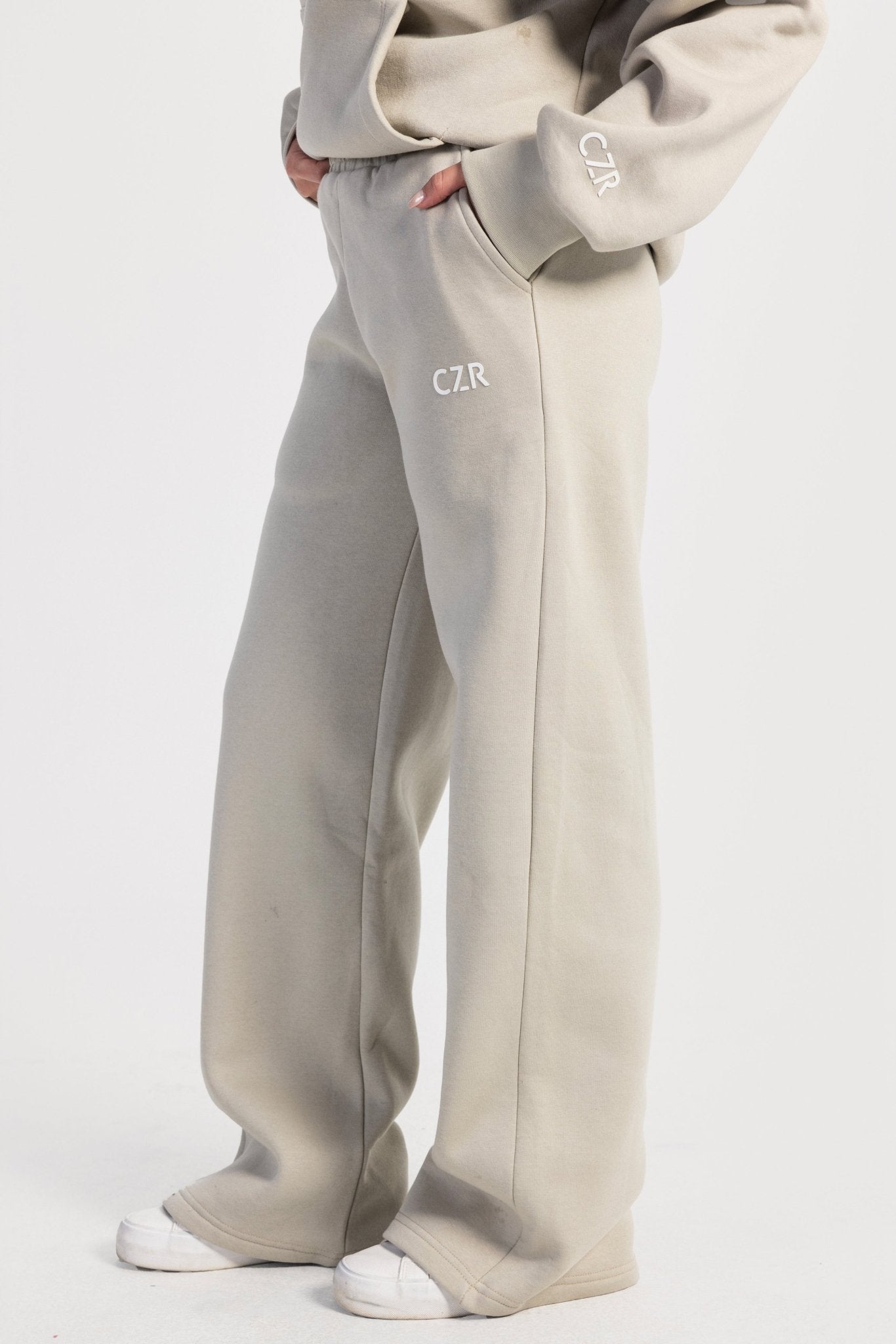 Wide-Leg Sweatpants In Beige Sweatpants CIZARO - Cizaro Jeans