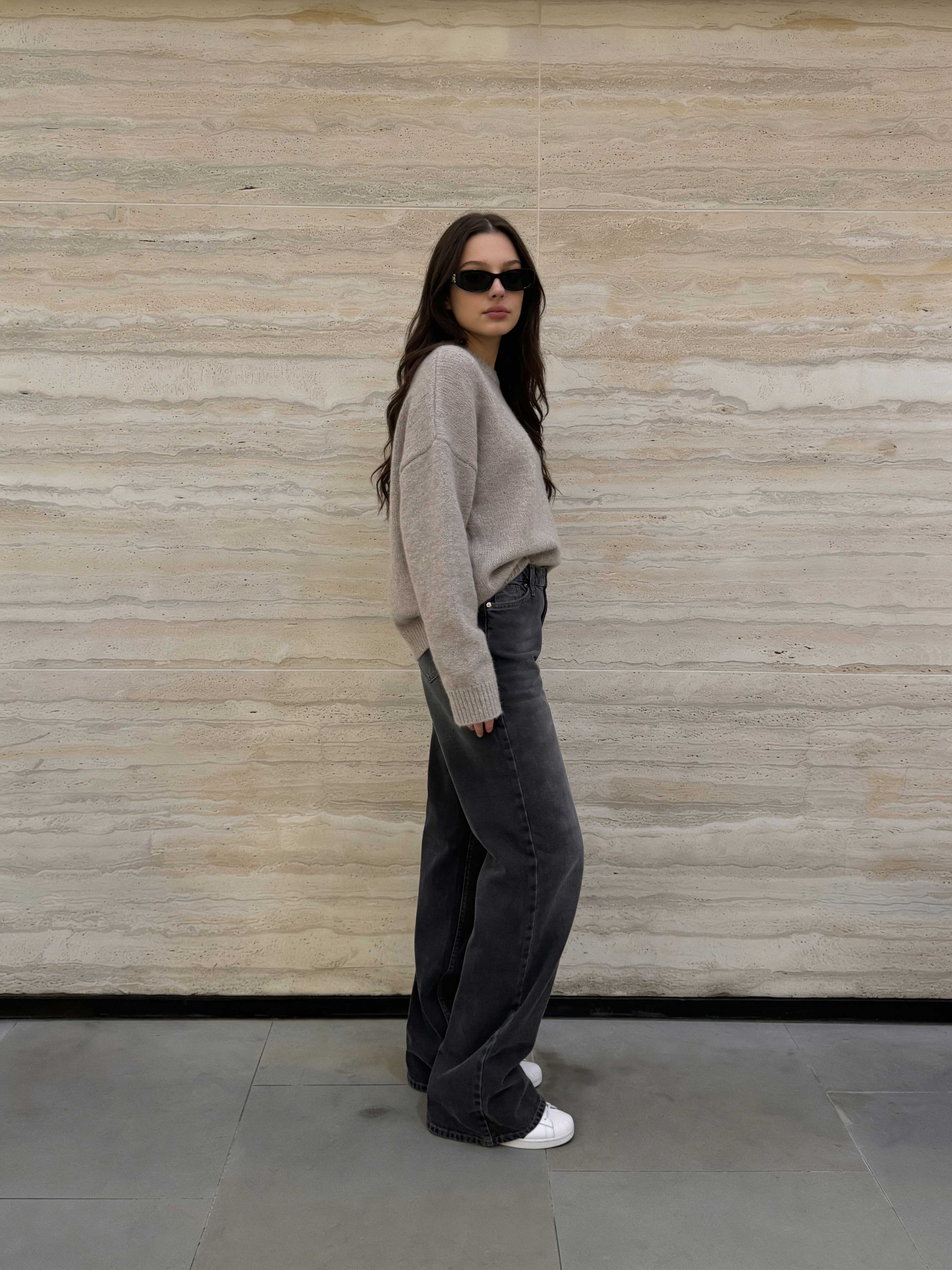 Wide-Leg – High-Waist Washed Black Jeans