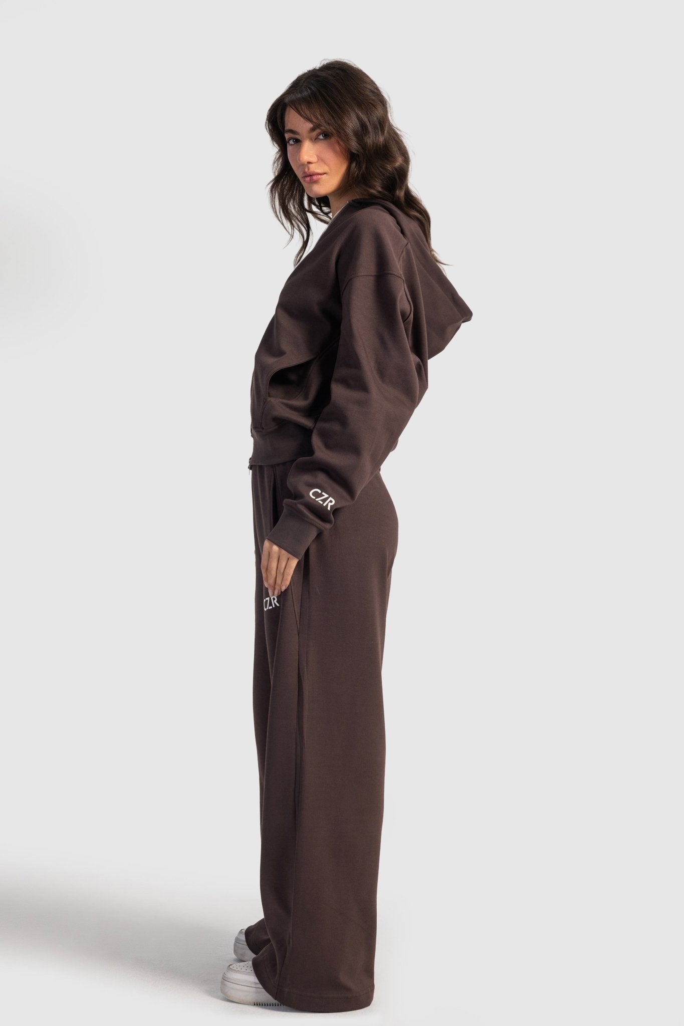 Relaxed Fit Wide-Leg Sweatpants – Brown Sweatpants CIZARO - Cizaro Jeans