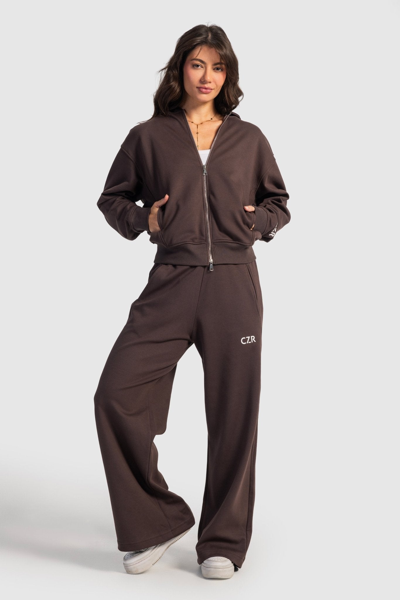 Relaxed Fit Wide-Leg Sweatpants – Brown Sweatpants CIZARO - Cizaro Jeans