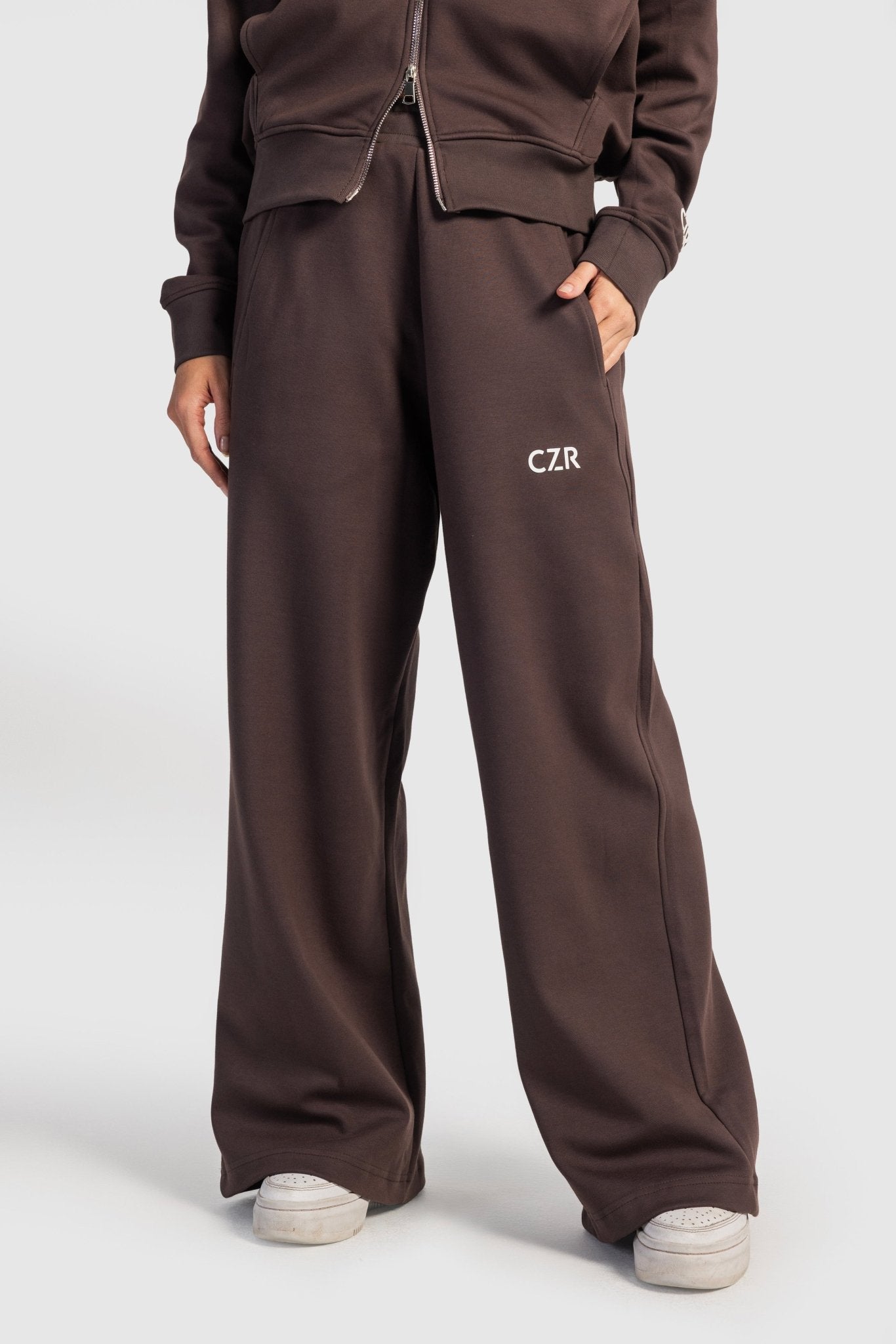 Relaxed Fit Wide-Leg Sweatpants – Brown Sweatpants CIZARO - Cizaro Jeans