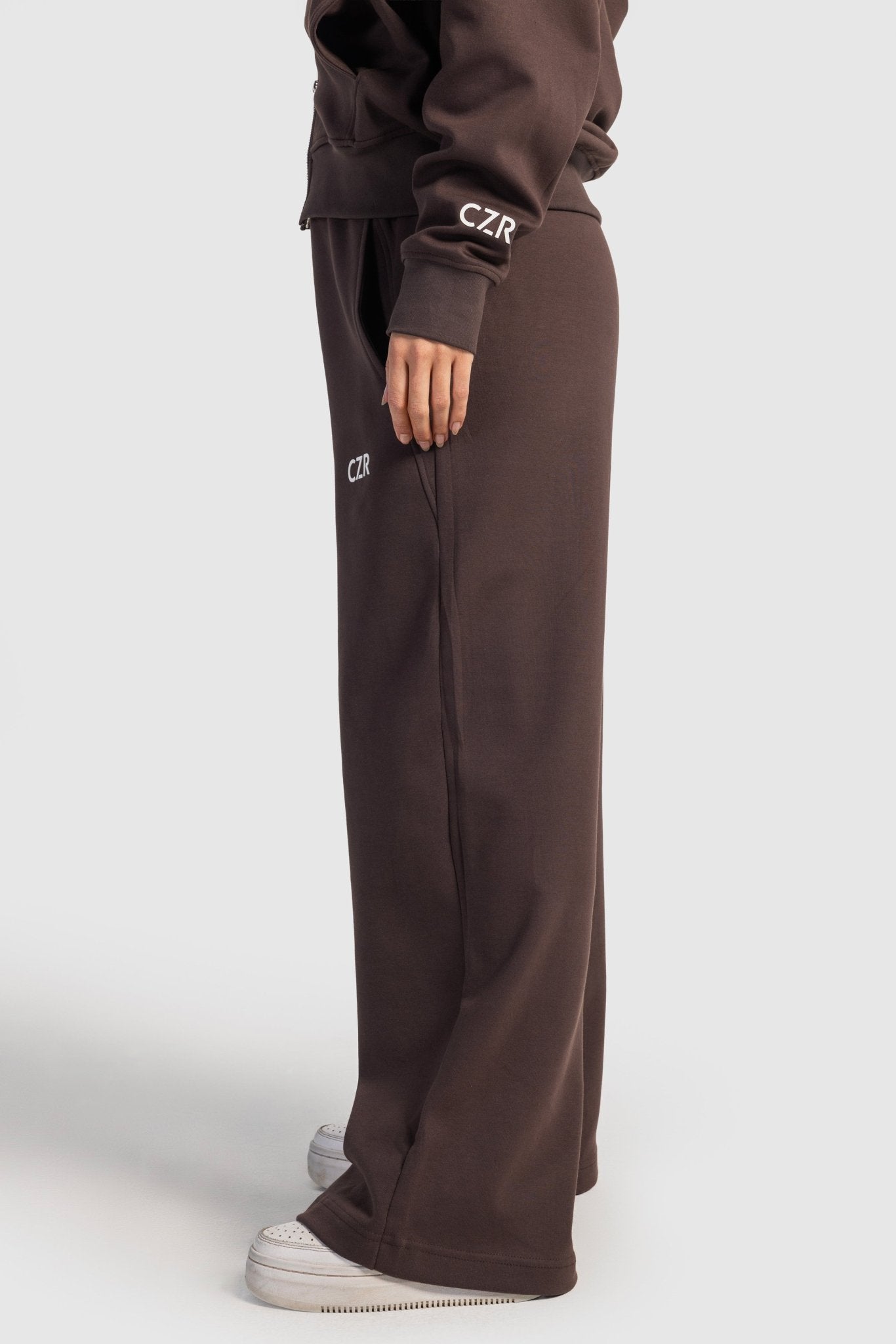 Relaxed Fit Wide-Leg Sweatpants – Brown Sweatpants CIZARO - Cizaro Jeans