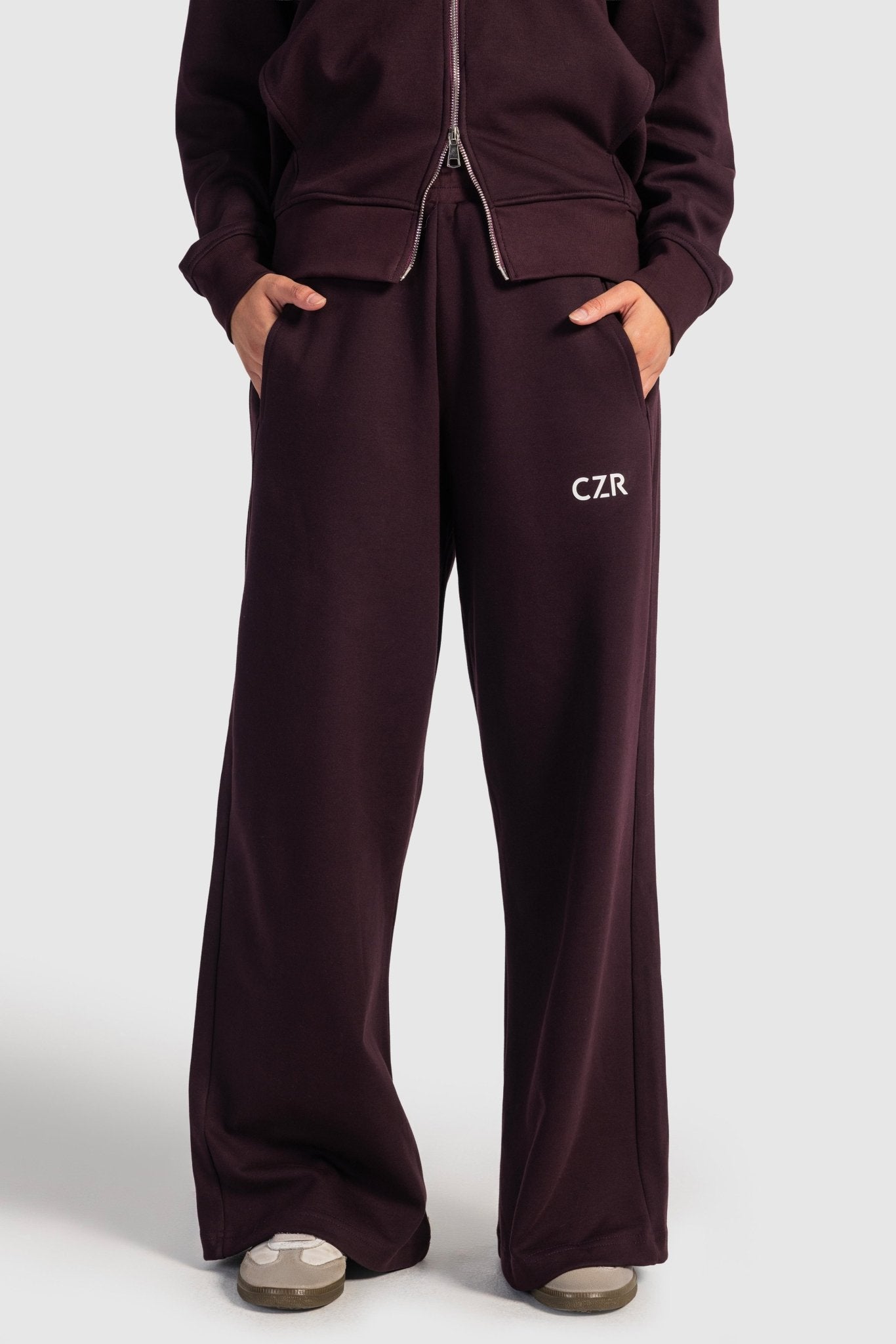 Relaxed Fit Wide-Leg Sweatpants – Burgundy Sweatpants CIZARO - Cizaro Jeans