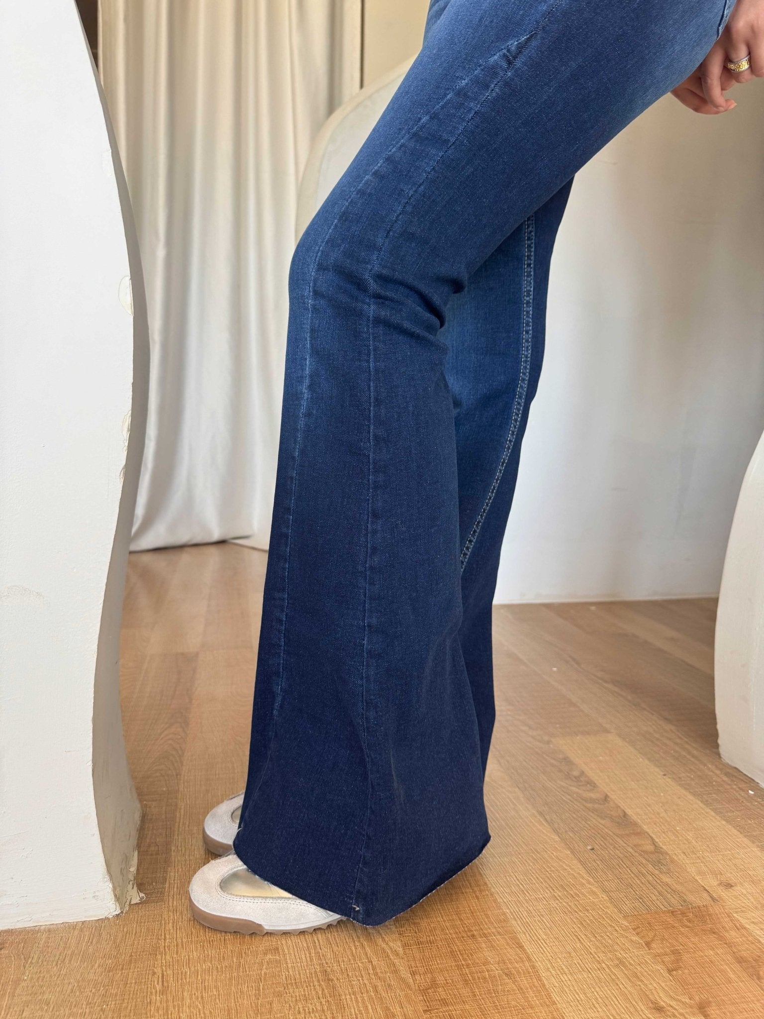 Super Flare – Mid Rise Ocean Blue Jeans Flare CIZARO - Cizaro Jeans
