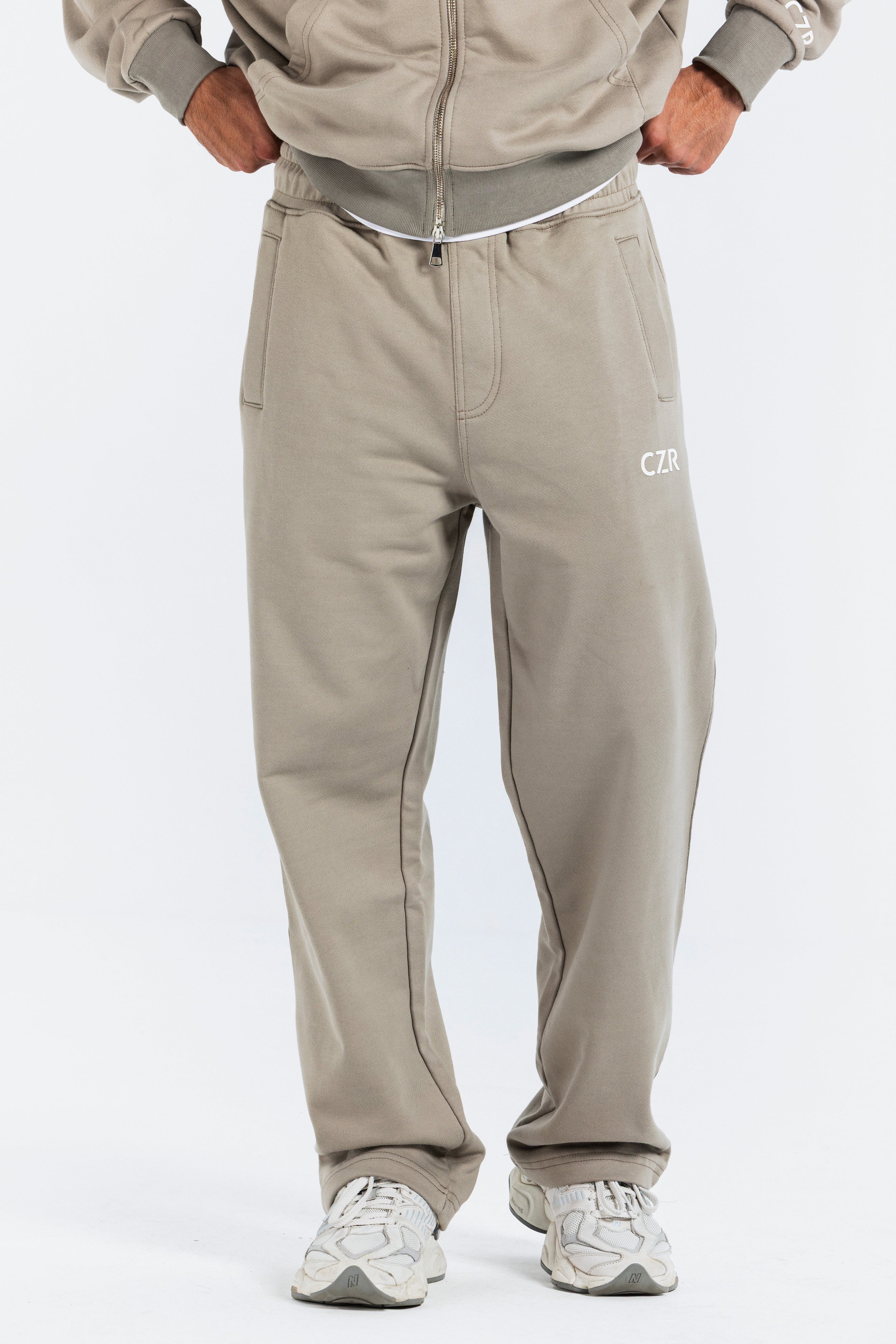 Wide-Leg Sweatpants – Olive Fleece Pants SWEATPANTS CIZARO - Cizaro Jeans