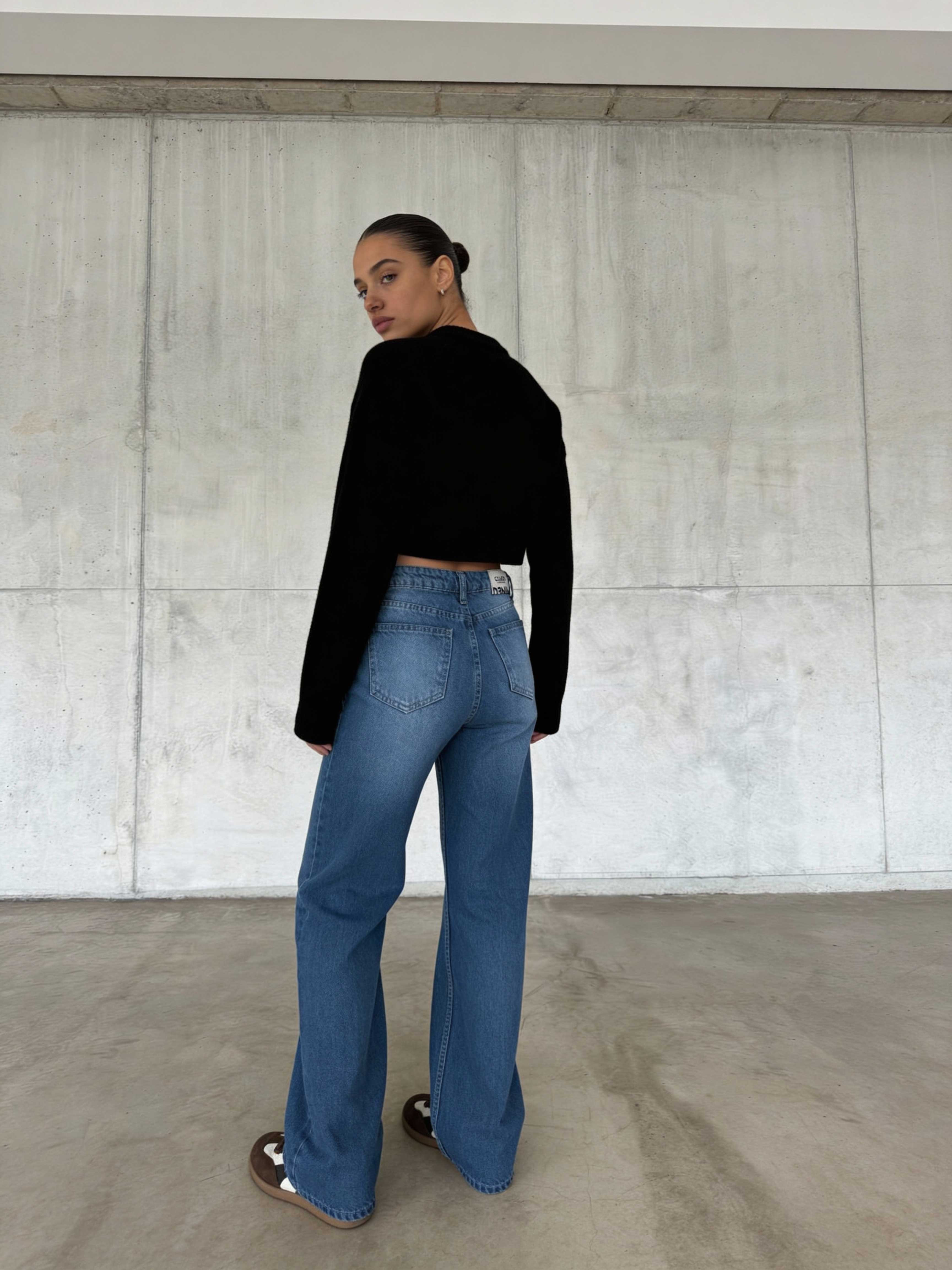 Wide Leg – High-Waist Mid Blue Jeans