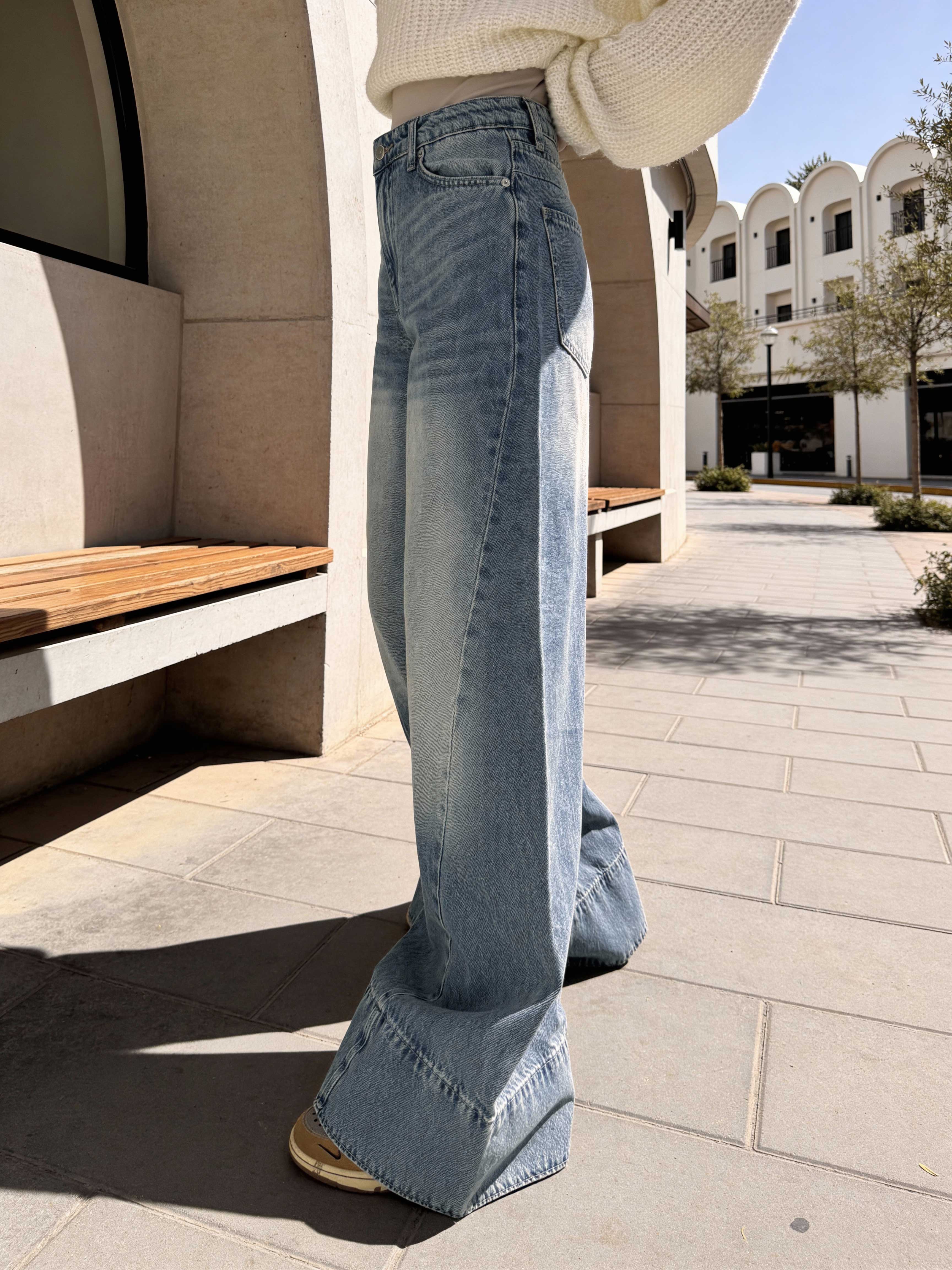 Extreme Wide Leg – High-Waist Light Vintage Blue Jeans wide legg CIZARO - Cizaro Jeans