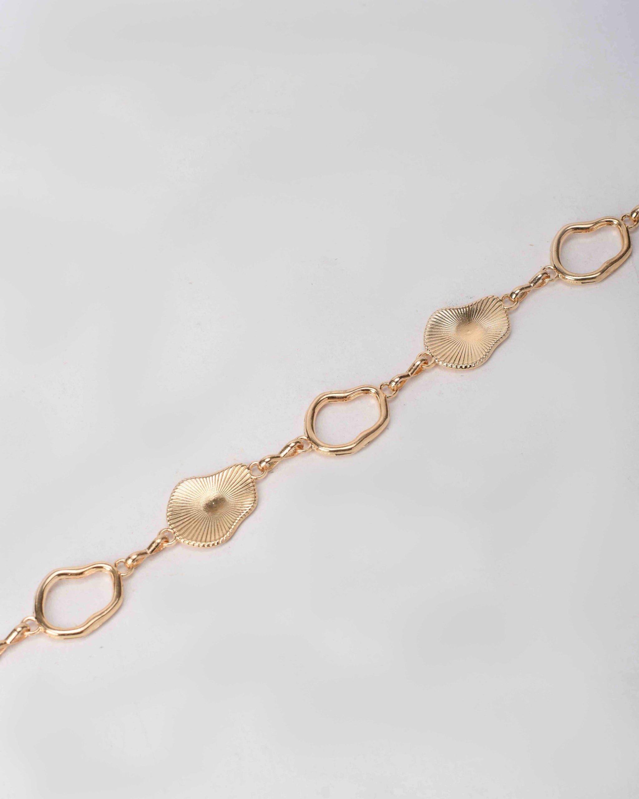 Gold Heart Chain Belt Gold heart CZBELT - Cizaro Jeans