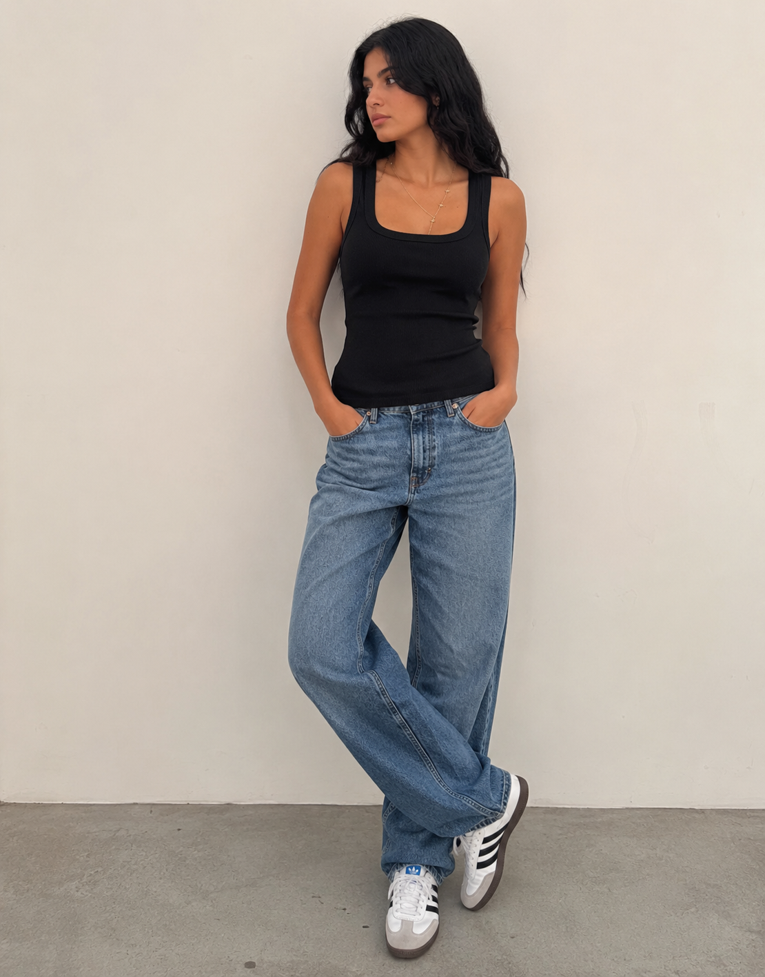 Ribbed U-Neck Tank Top – Black