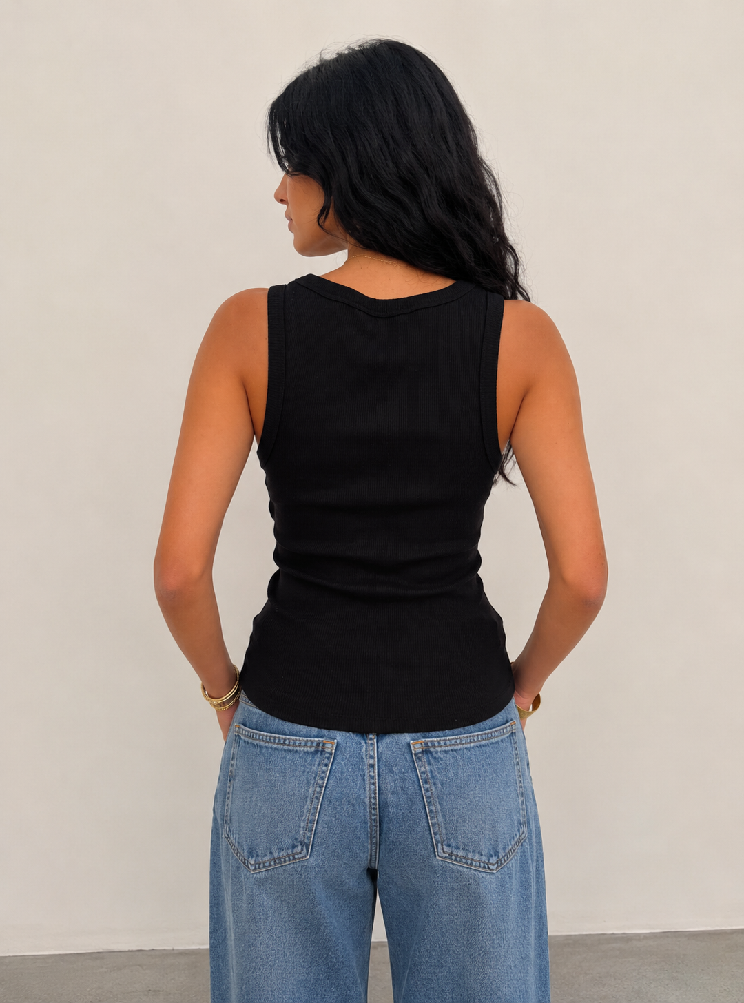 Ribbed U-Neck Tank Top – Black