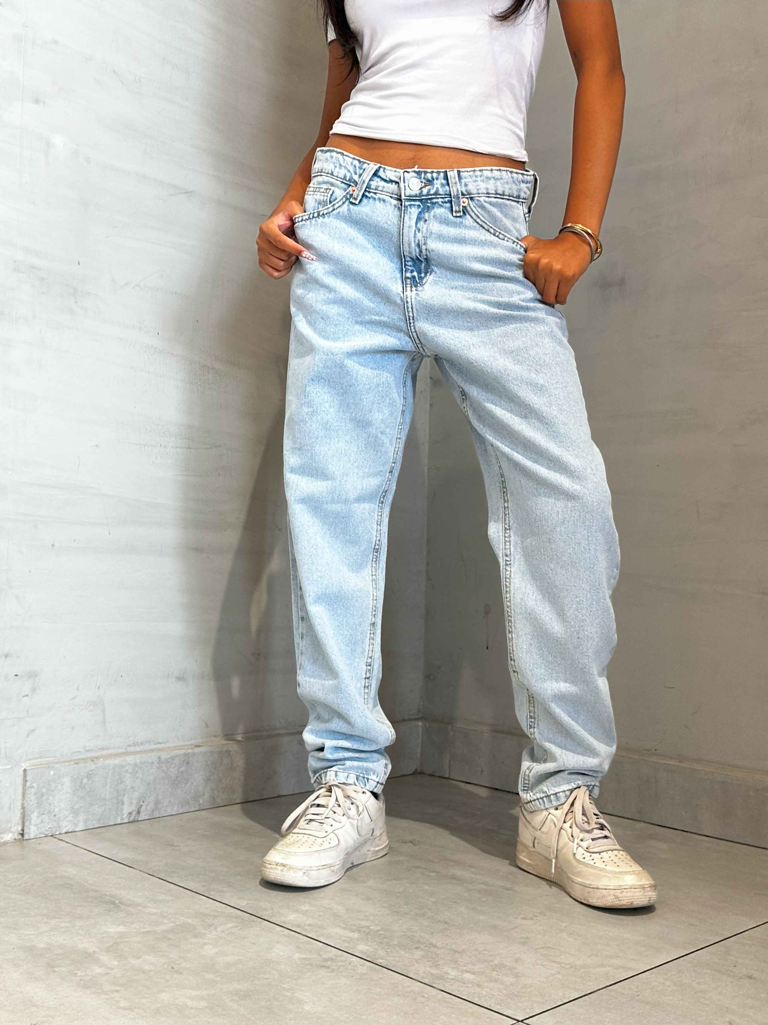 Light Iced Blue Mom-Fit Jeans. Mom-Fit CIZARO    - Cizaro Jeans