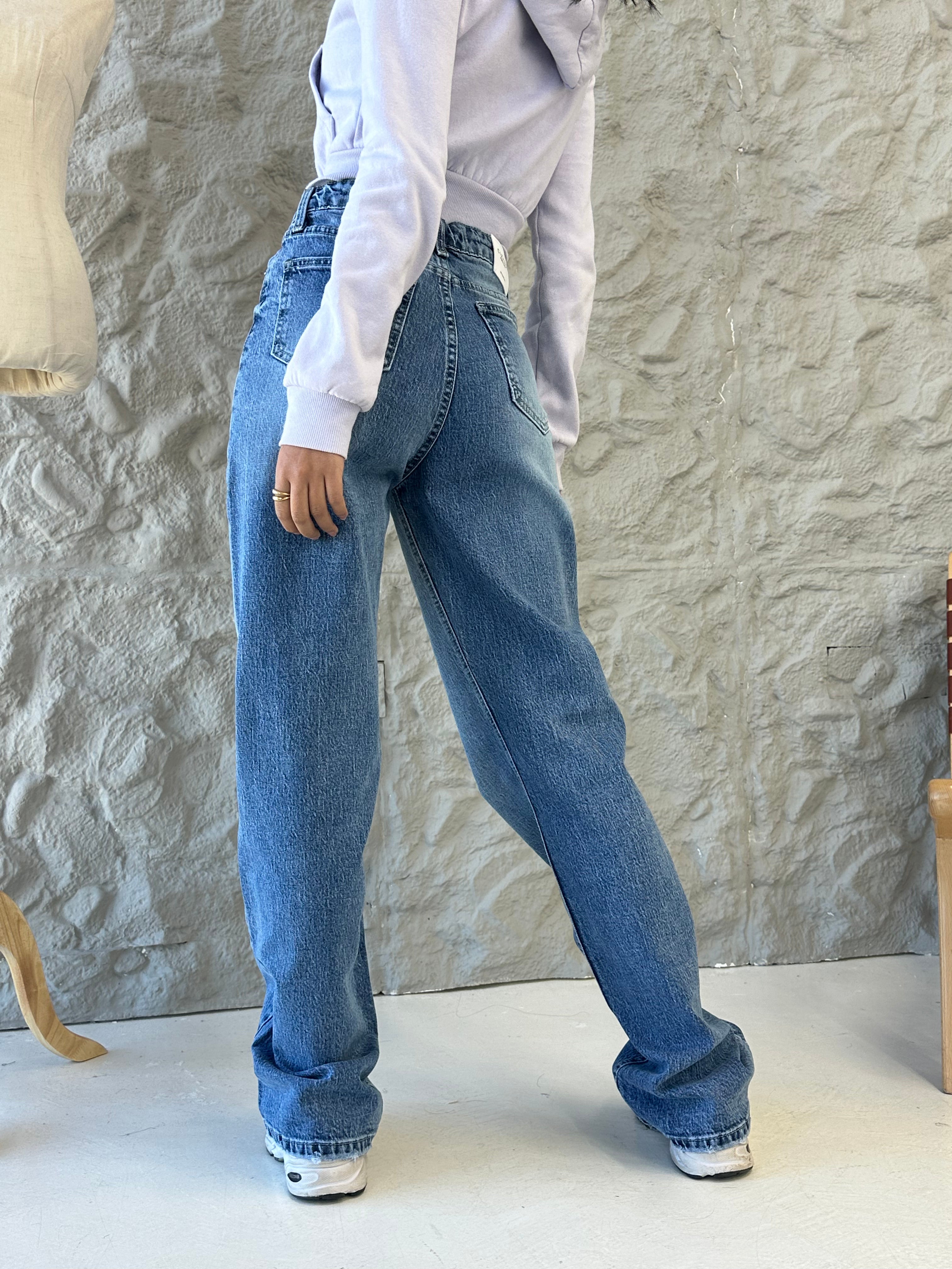 Ultra Comfort Straight Leg - Mid Blue Wash Jeans. Straight Leg CIZARO - Cizaro Jeans