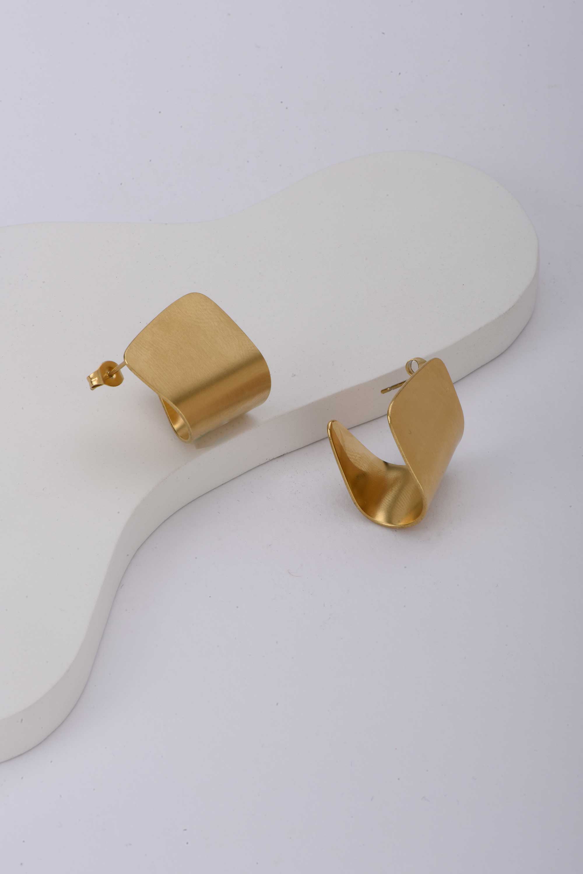 Stainless Steel Earrings | Gold Plated Sculptural Cuff Earrings Earrings CIZARO - Cizaro Jeans