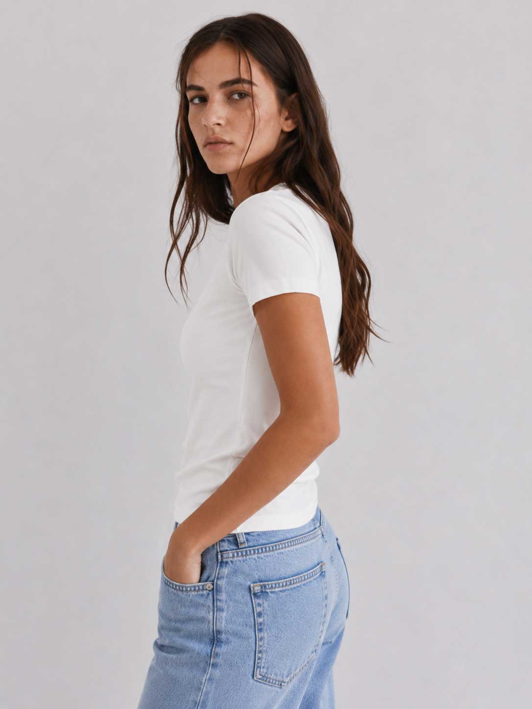 Double-Layer Fitted Short Sleeve Crew-Neck Top – White Top CIZARO - Cizaro Jeans