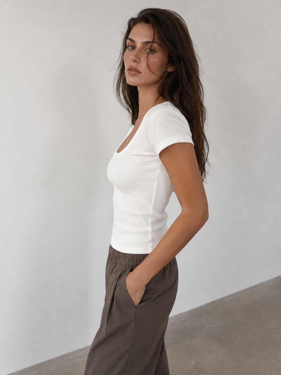 Short Sleeve U-Neck Ribbed Top – White Top CIZARO - Cizaro Jeans