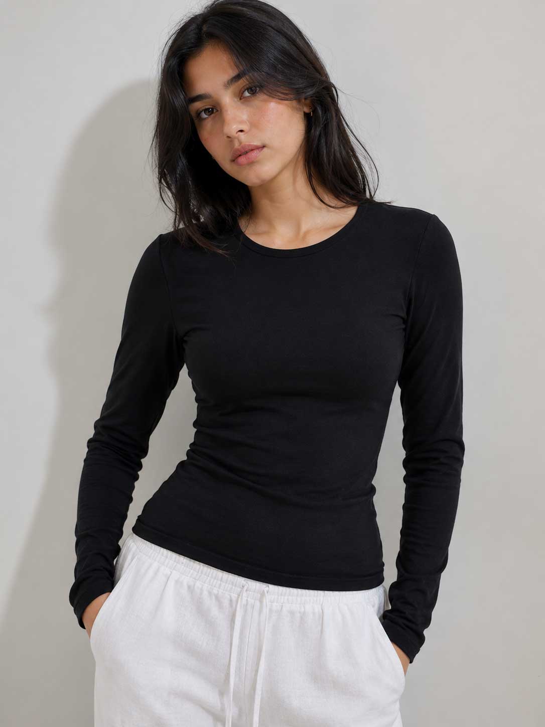 Double-Layer Fitted Long Sleeve Crew Neck Top – Black Top CIZARO - Cizaro Jeans