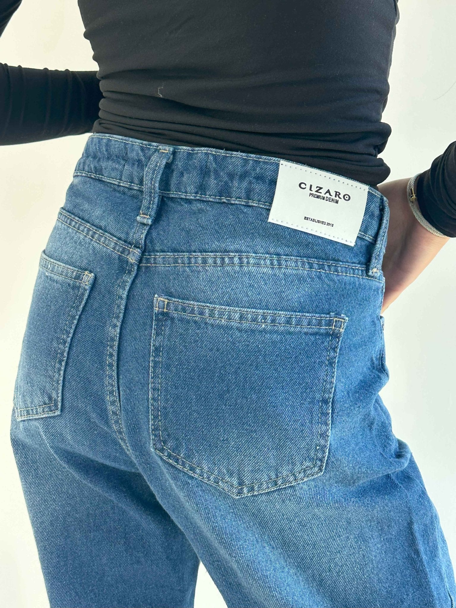 Mom-Fit - Medium Blue Wash Jeans. Mom-Fit CIZARO - Cizaro Jeans