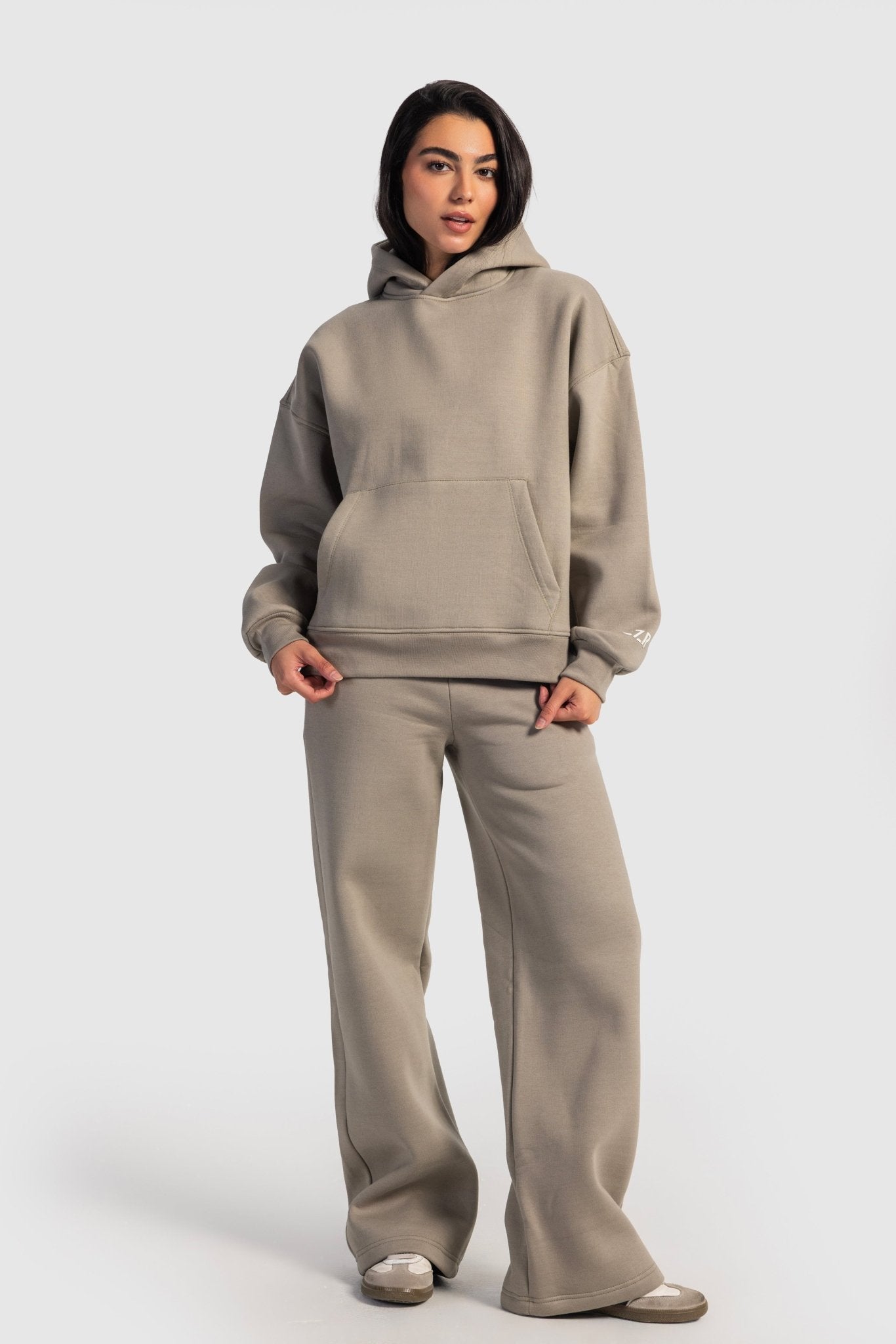 Wide-Leg Sweatpants In Olive Sweatpants CIZARO - Cizaro Jeans