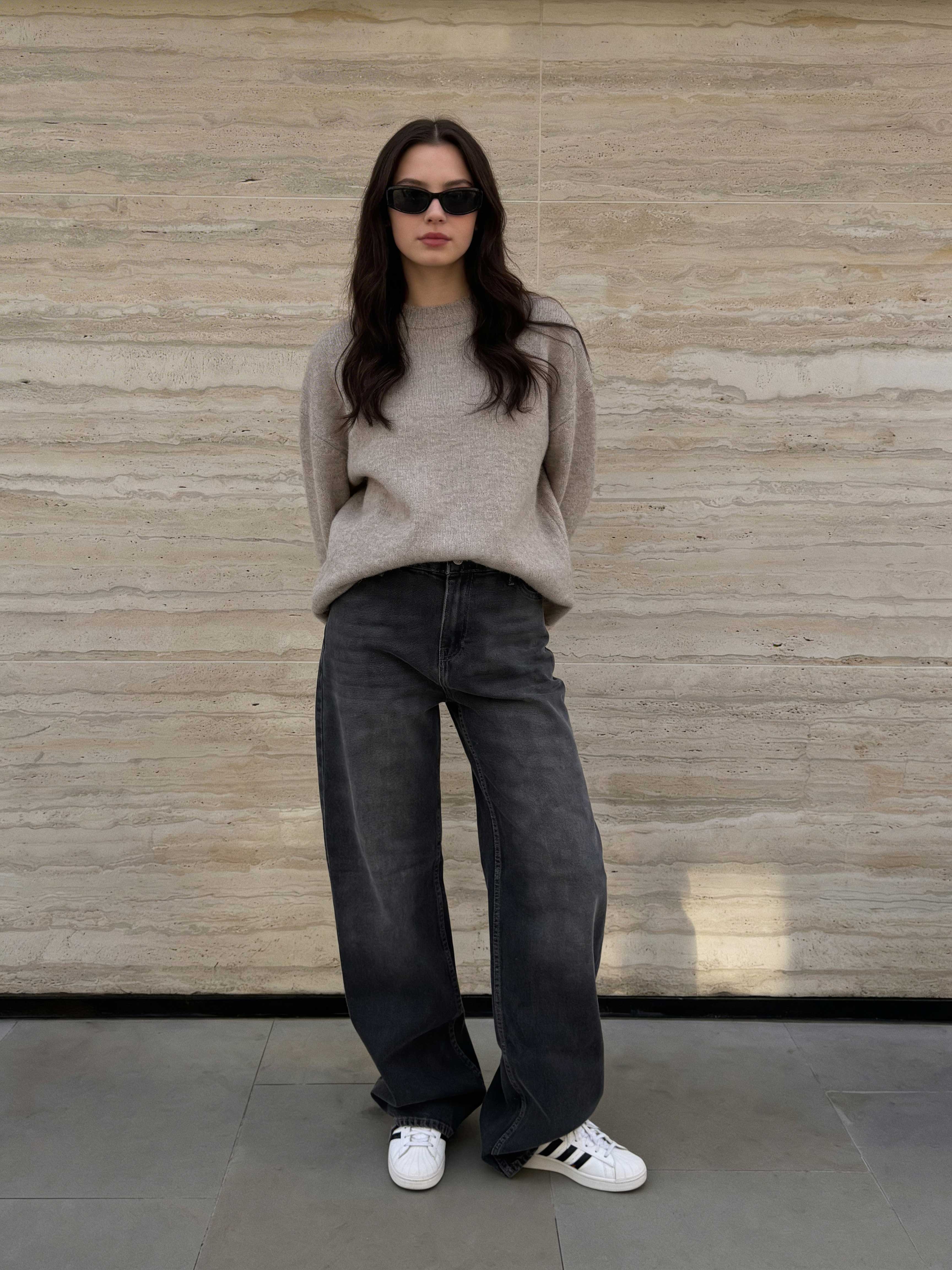 Wide-Leg – High-Waist Washed Black Jeans