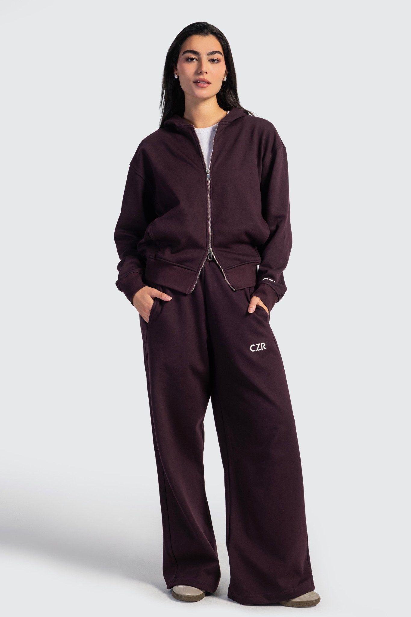 Relaxed Fit Wide-Leg Sweatpants – Burgundy Sweatpants CIZARO - Cizaro Jeans