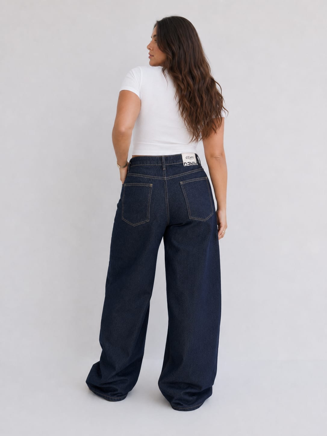 Curvy Baggy – High-Waist Raw Denim Jeans