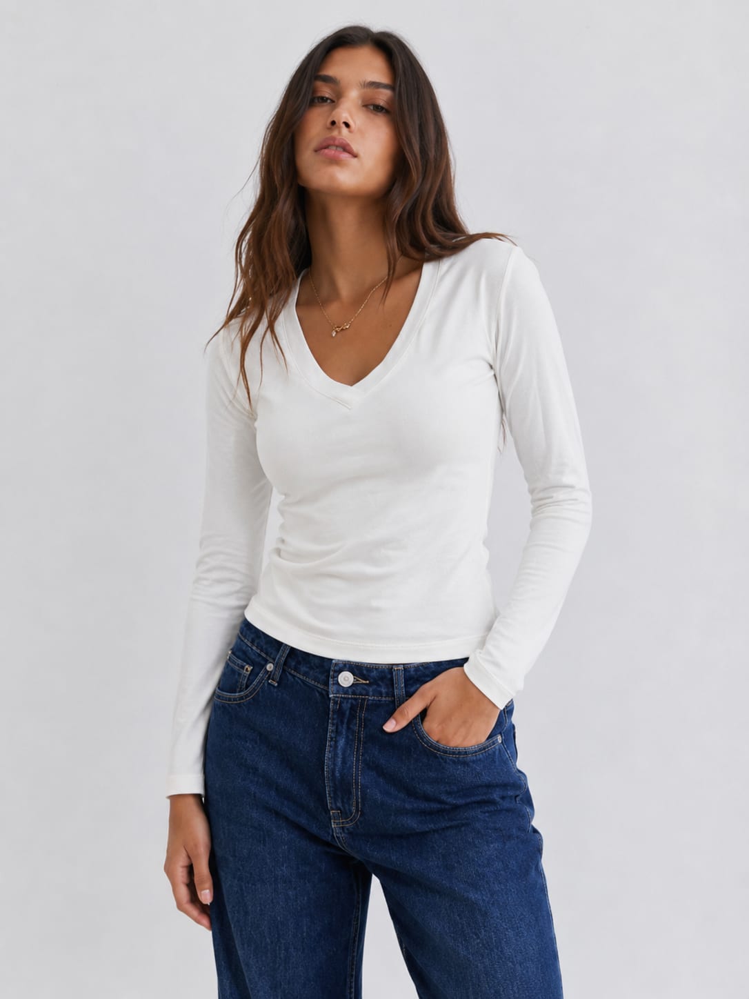 Long sleeve V-Neck Basic Top – White