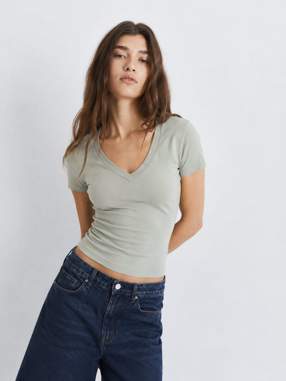 V-Neck Basic Top – Olive