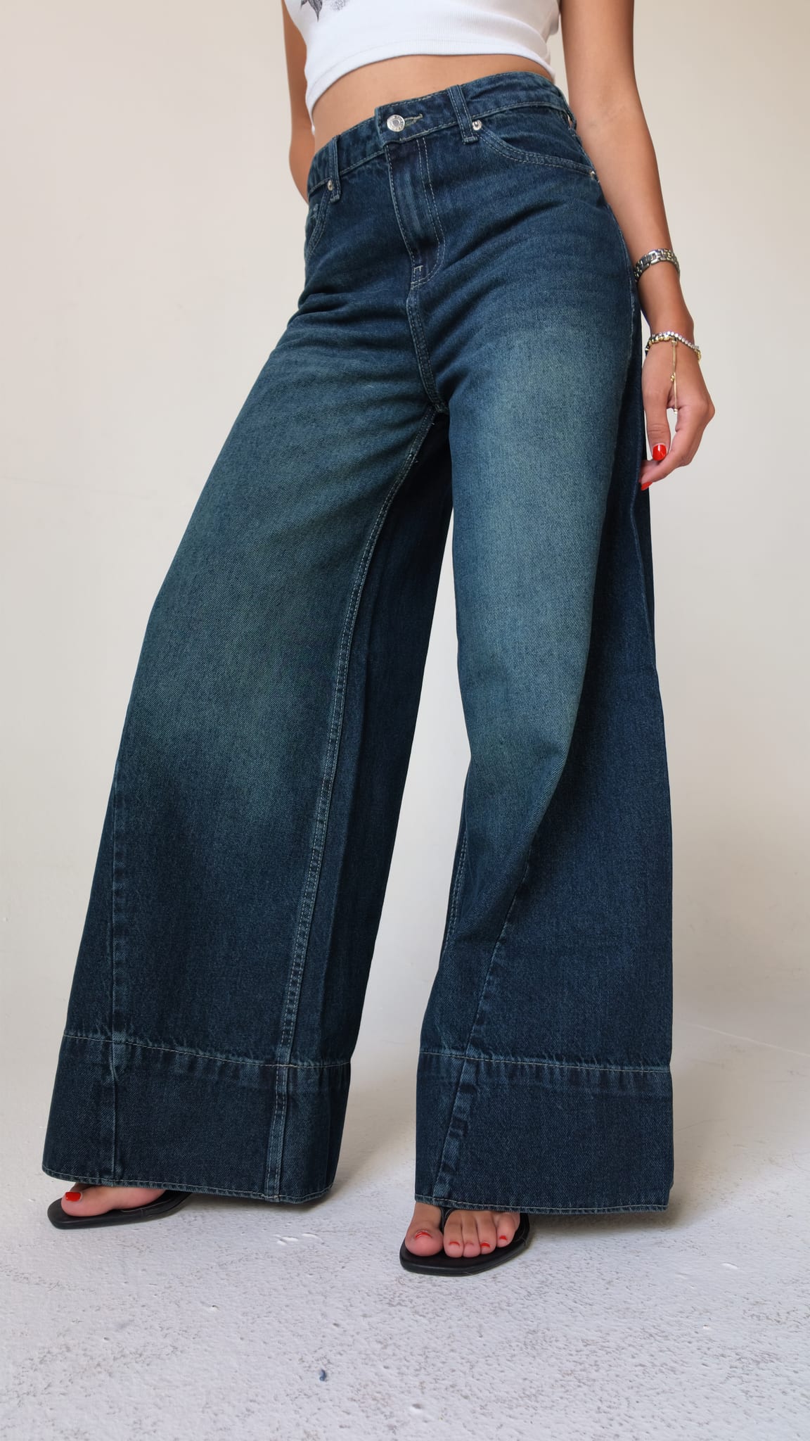 Extreme Wide-Leg – High-Waist Deep Vintage Blue Jeans