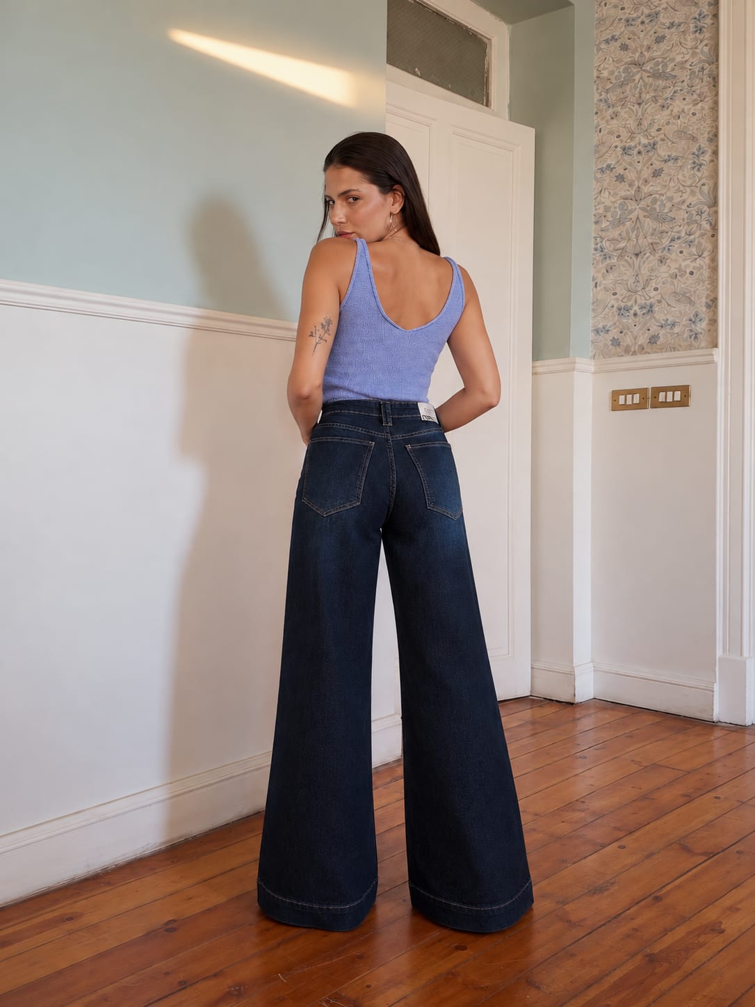 Statement Patch-Pocket Relaxed Wide-Leg High-Waist Ocean Blue Jeans Relaxed Wide-Leg CIZARO - Cizaro Jeans