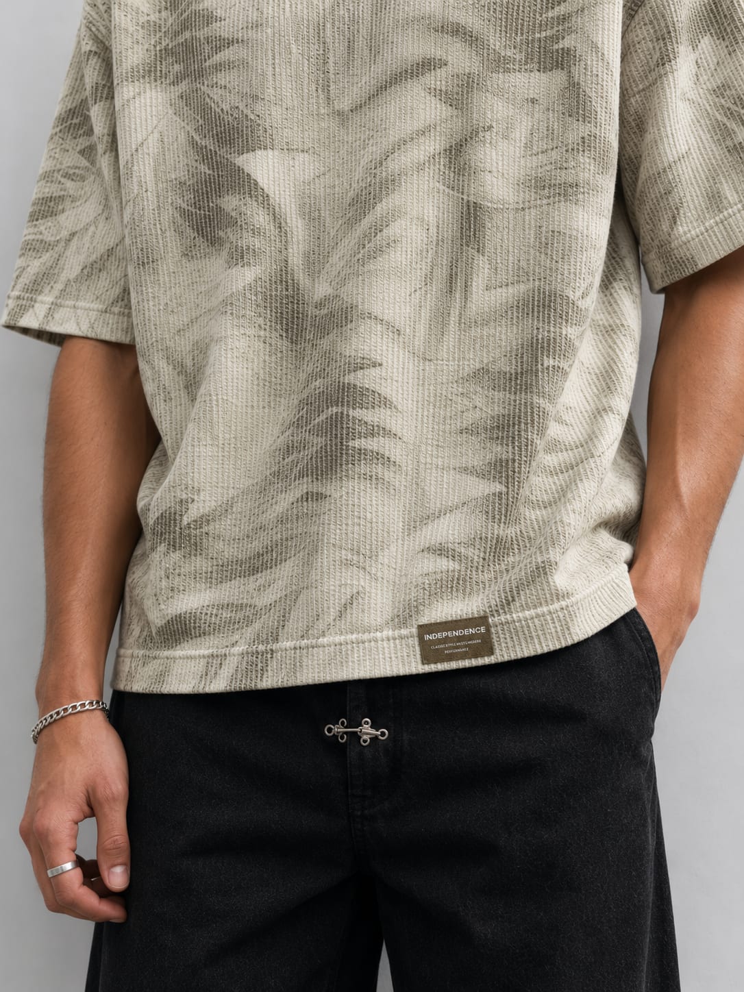 Relaxed Fit Leaf Print T-Shirt – Sand Beige