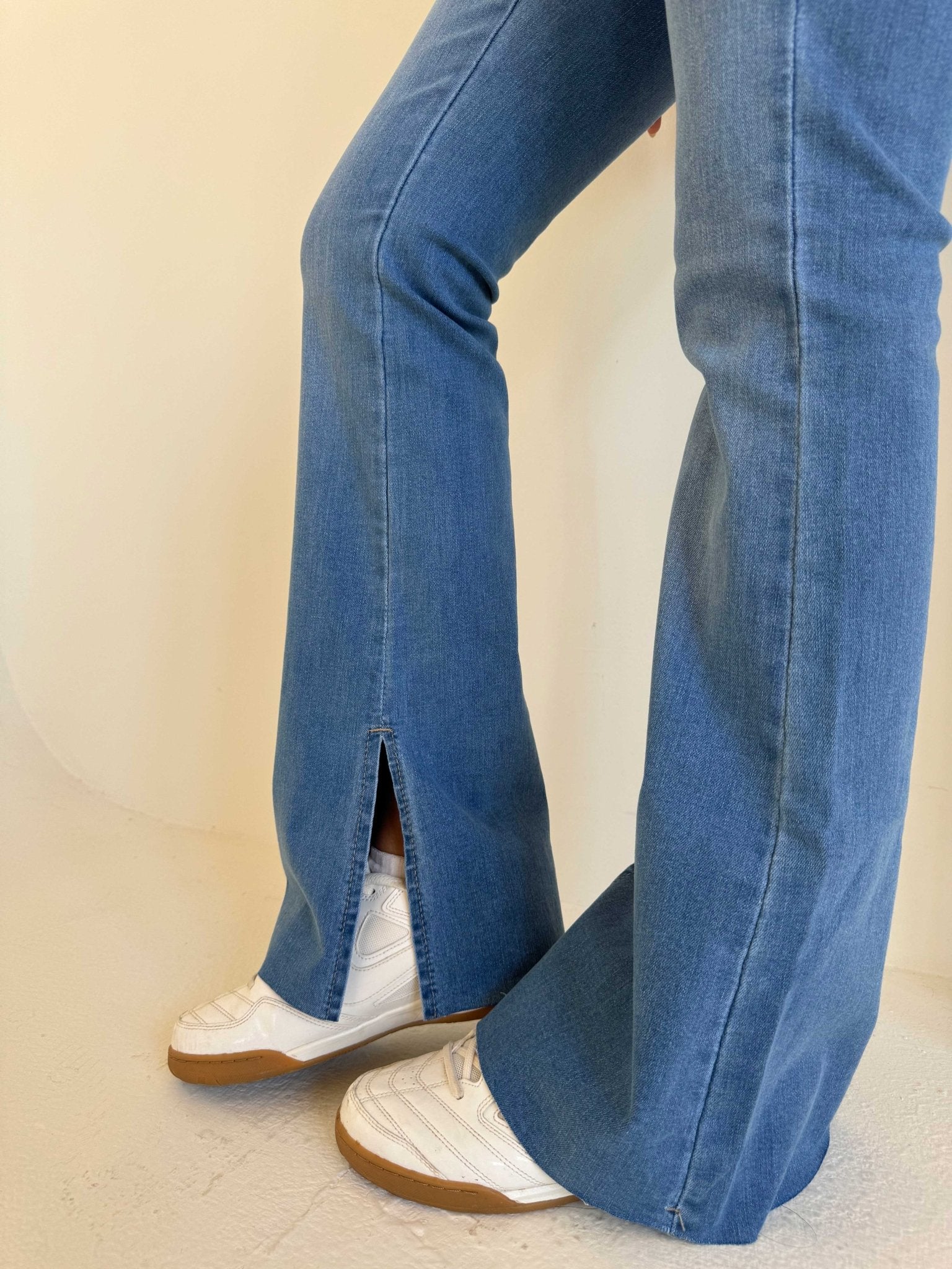 Flare – Mid Rise Raw Hem Split Hem mid blue Jeans Flare CIZARO - Cizaro Jeans