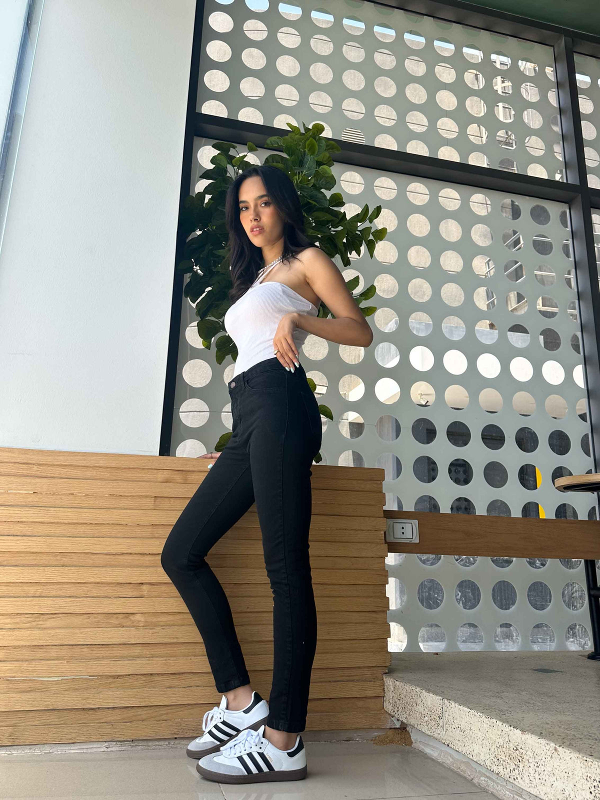 Skinny - High-Waist Black Jeans. Mom-Fit BADRSH - Cizaro Jeans