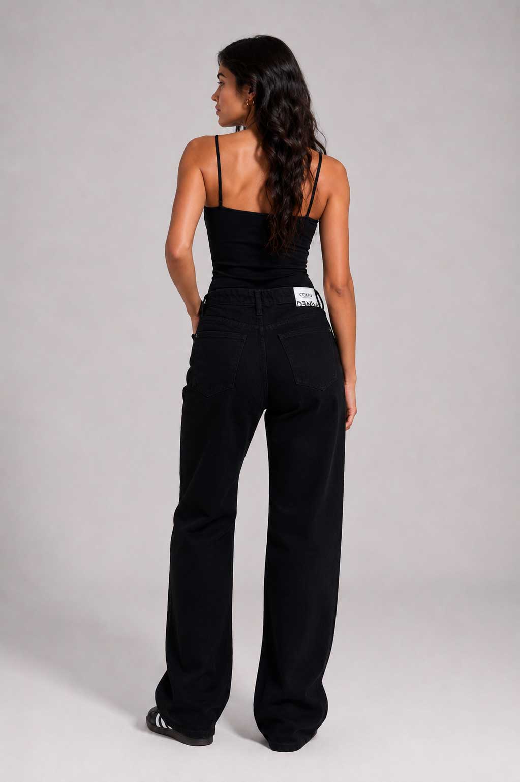 Straight High Waist – Black Jeans