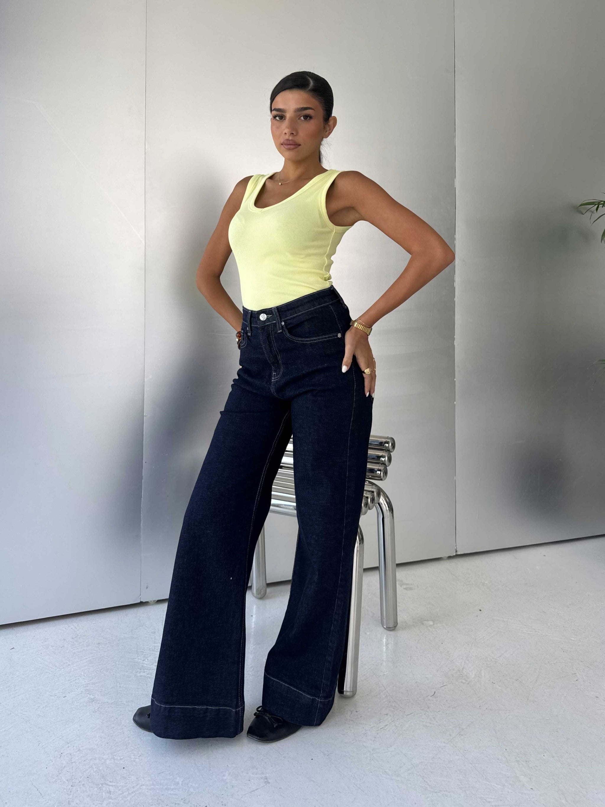 Wide-Leg – High-Waist Raw Denim Jeans