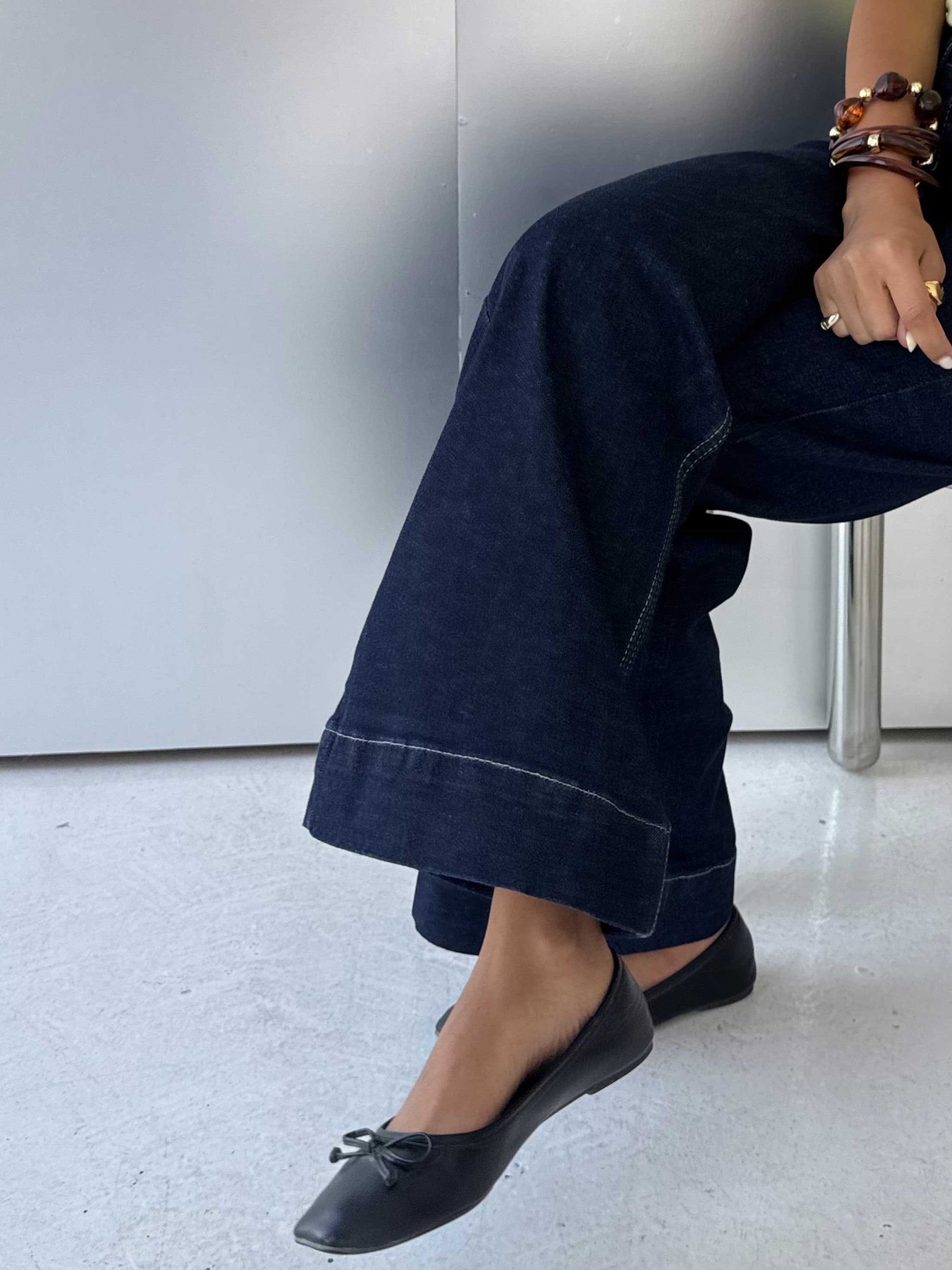 Wide-Leg – High-Waist Raw Denim Jeans
