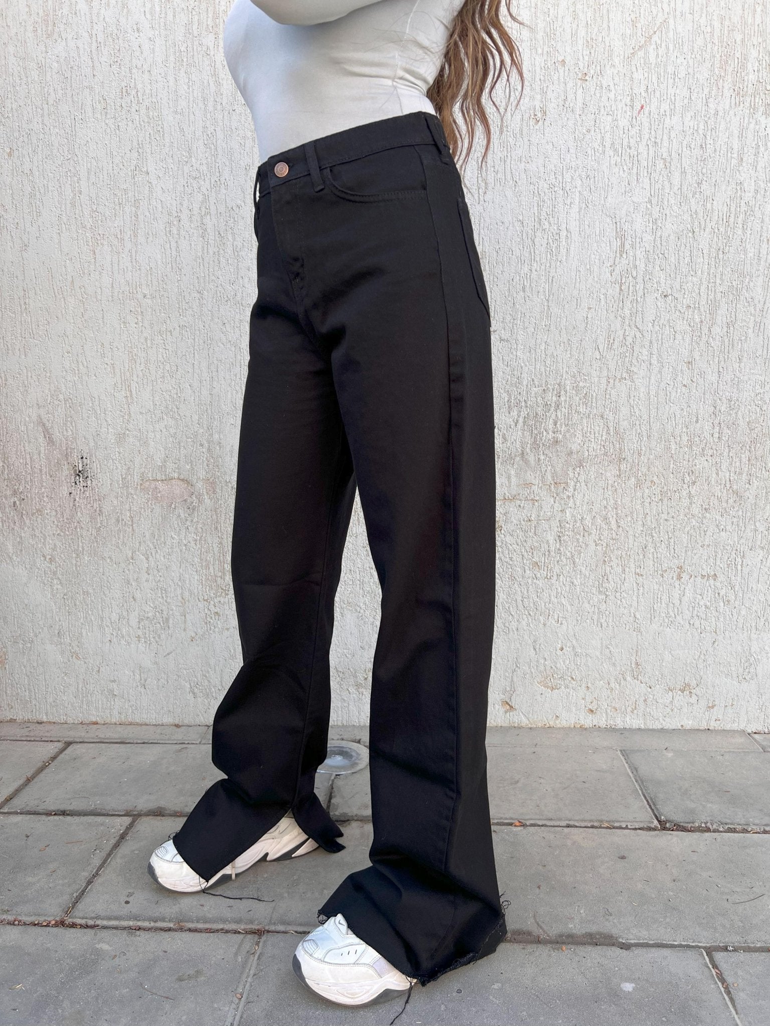 Straight - High-Waist Black Side Split. Straight Jeans Cizaro - Cizaro Jeans