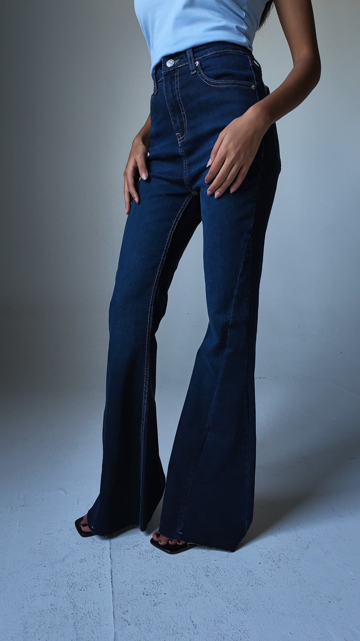 Super Flare High-Waist Dark Vintage Blue Jeans