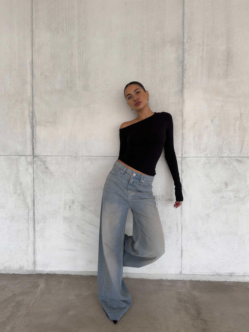 Super Baggy – High-Waist Light Vintage Blue Raw Hem Jeans Super Baggy CIZARO - Cizaro Jeans